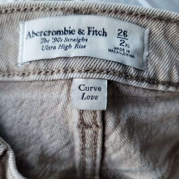 Abercrombie & Fitch Curve Love The 90s Ultra High Rise Straight Jeans. Size 2 - Picture 4 of 4